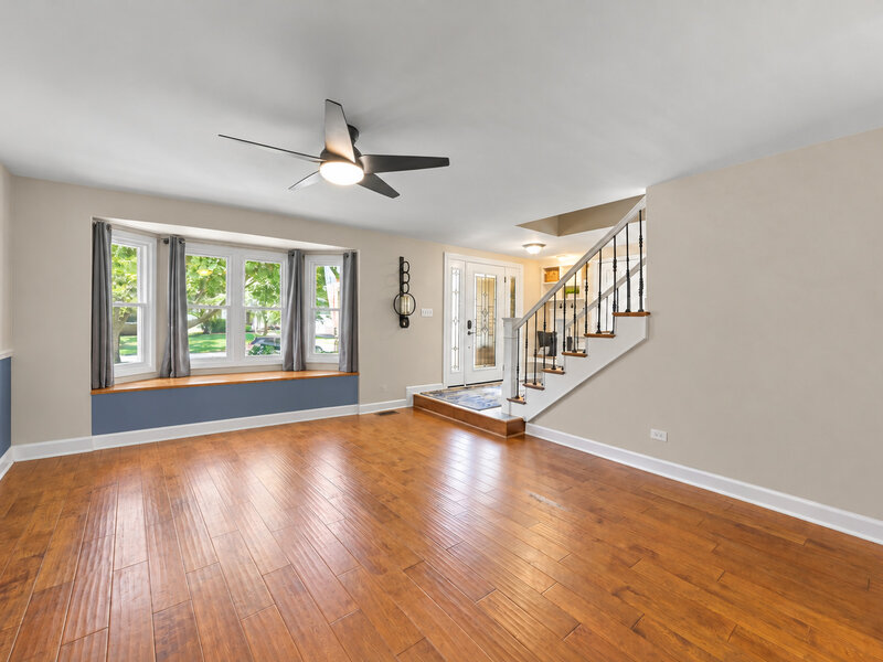 1608 Lois Ann Lane Naperville IL 60563