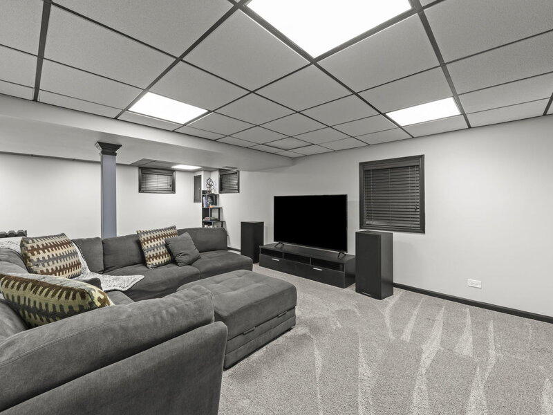 1608 Lois Ann Lane Naperville IL 60563