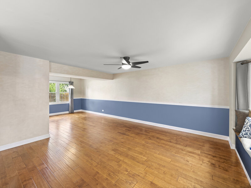 1608 Lois Ann Lane Naperville IL 60563