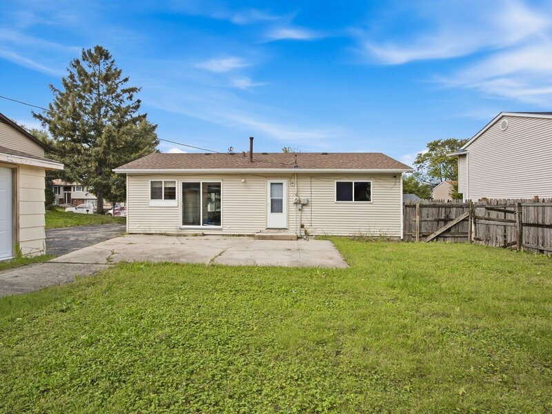 152 Malibu Drive Bolingbrook IL 60440