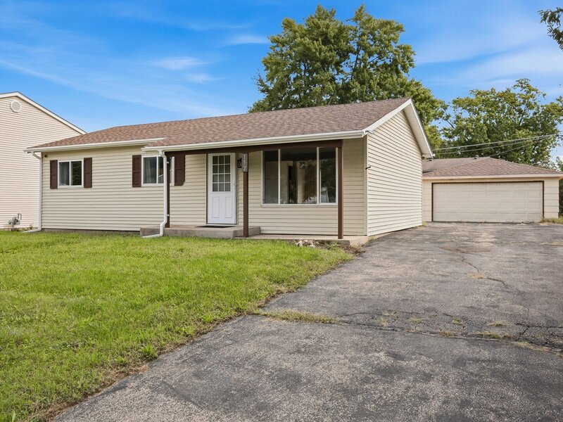 152 Malibu Drive Bolingbrook IL 60440