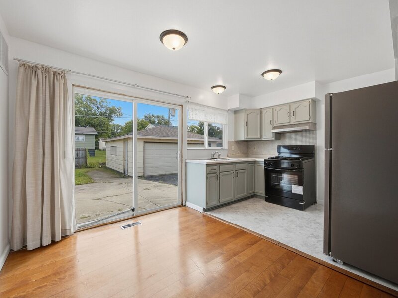 152 Malibu Drive Bolingbrook IL 60440