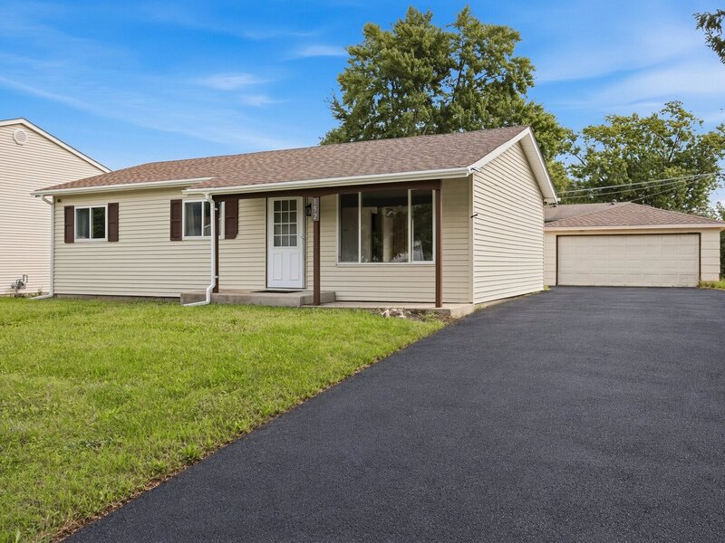152 Malibu Drive Bolingbrook IL 60440