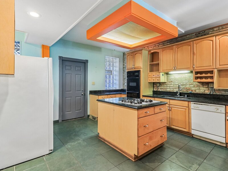 10540 S Maryland Avenue Chicago IL 60628