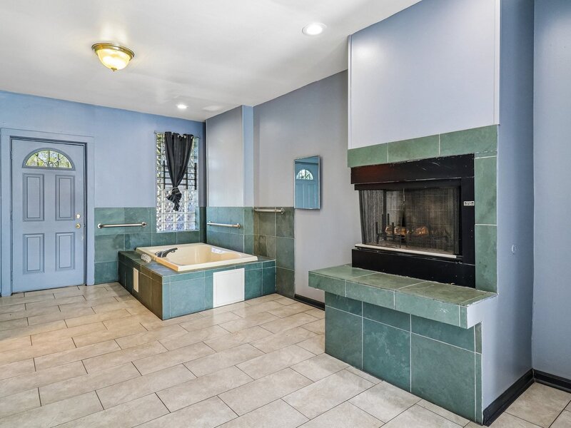 10540 S Maryland Avenue Chicago IL 60628