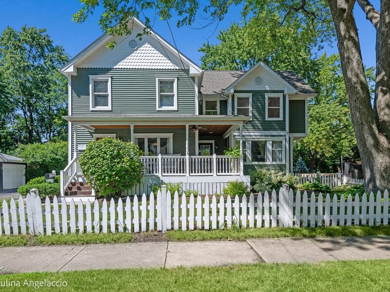 318 W Lake Street Barrington IL 60010