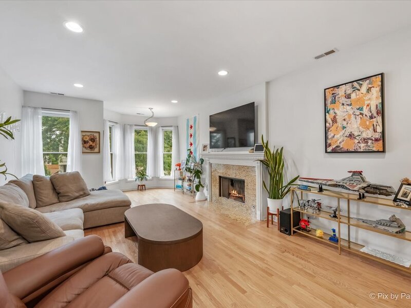 4512 S Greenwood Avenue Chicago IL 60653