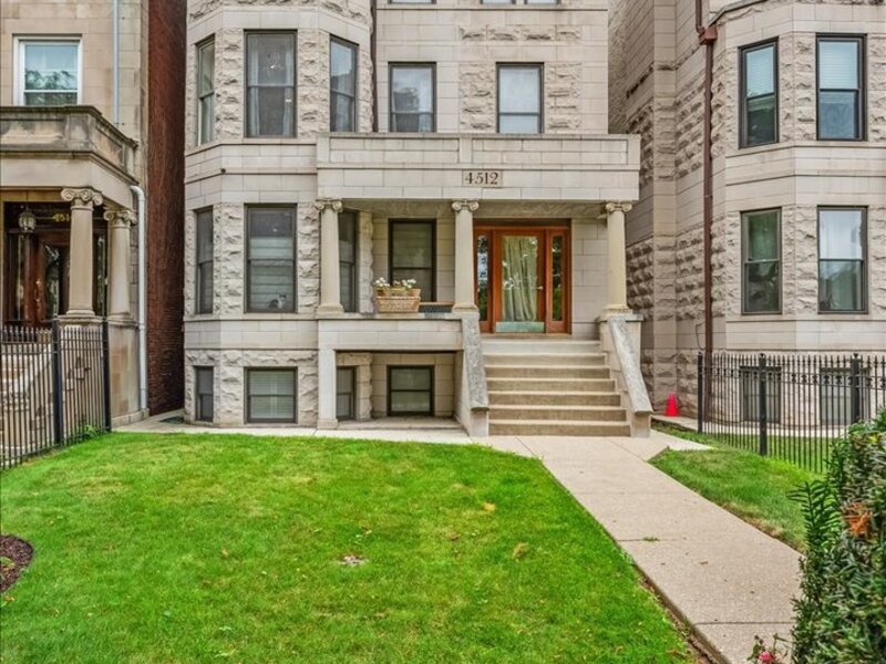 4512 S Greenwood Avenue Chicago IL 60653