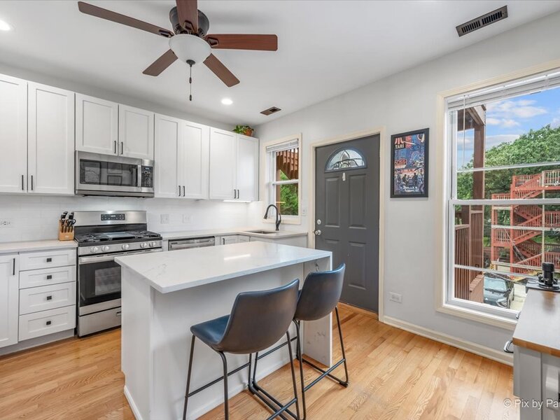 4512 S Greenwood Avenue Chicago IL 60653