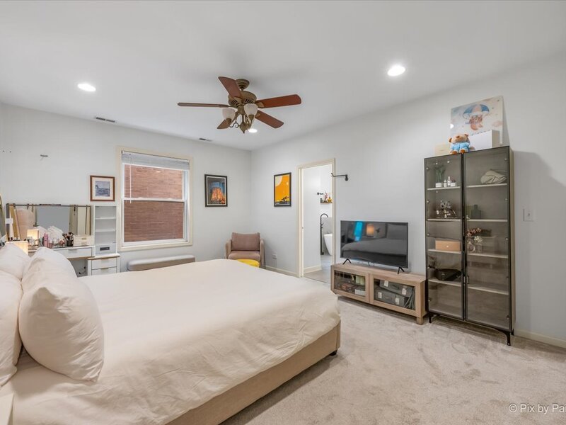 4512 S Greenwood Avenue Chicago IL 60653