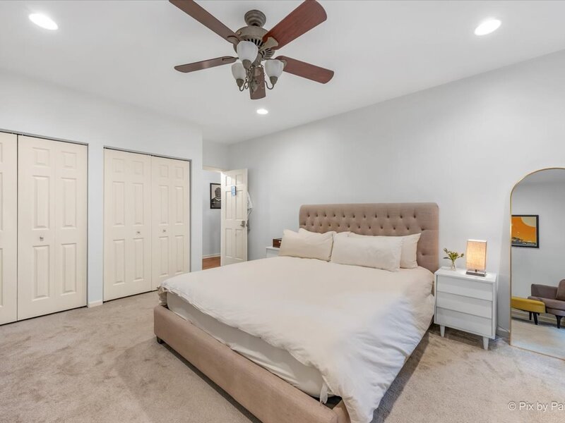4512 S Greenwood Avenue Chicago IL 60653