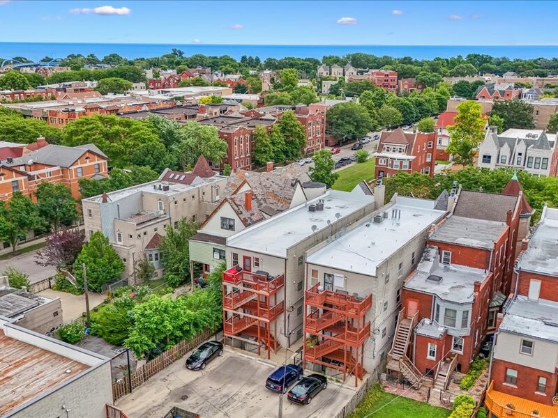 4512 S Greenwood Avenue Chicago IL 60653