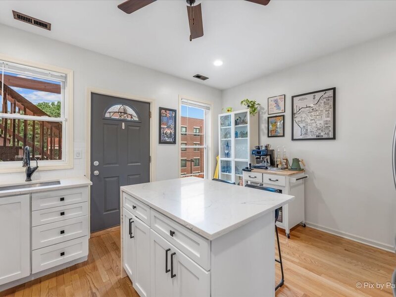 4512 S Greenwood Avenue Chicago IL 60653