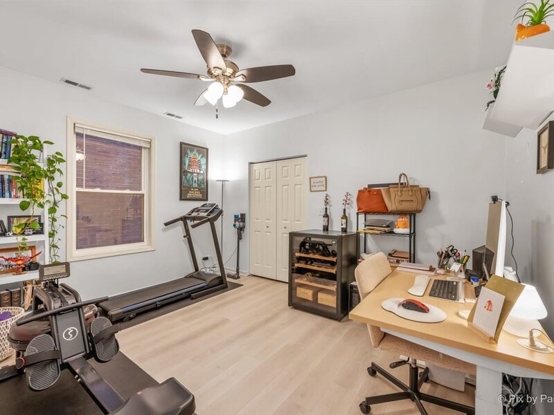 4512 S Greenwood Avenue Chicago IL 60653