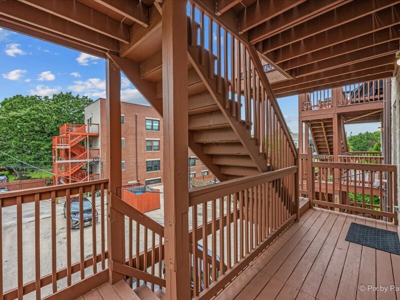 4512 S Greenwood Avenue Chicago IL 60653