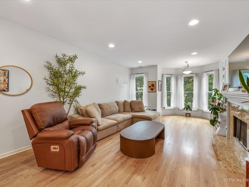 4512 S Greenwood Avenue Chicago IL 60653