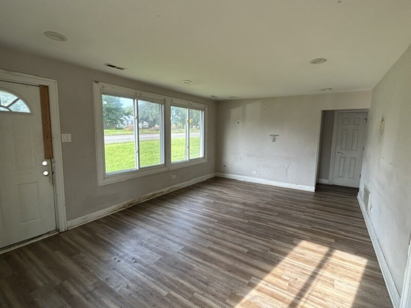 16 Sauk Trail Park Forest IL 60466