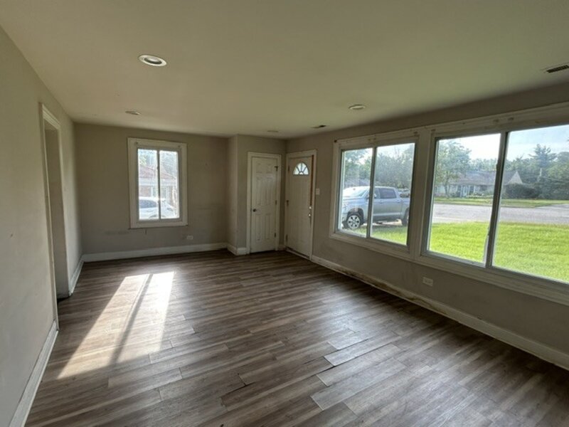 16 Sauk Trail Park Forest IL 60466