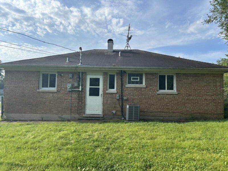 16 Sauk Trail Park Forest IL 60466