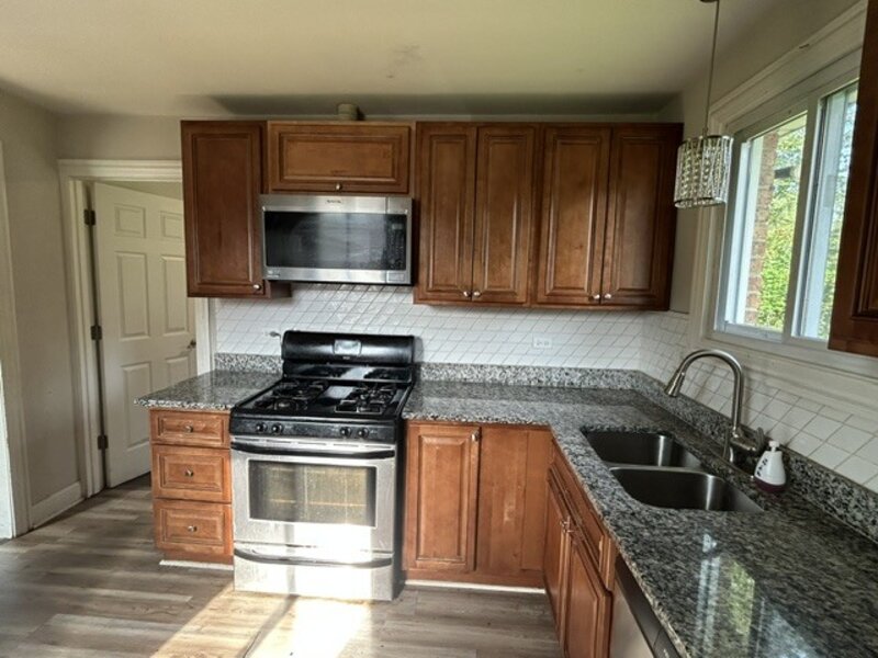 16 Sauk Trail Park Forest IL 60466