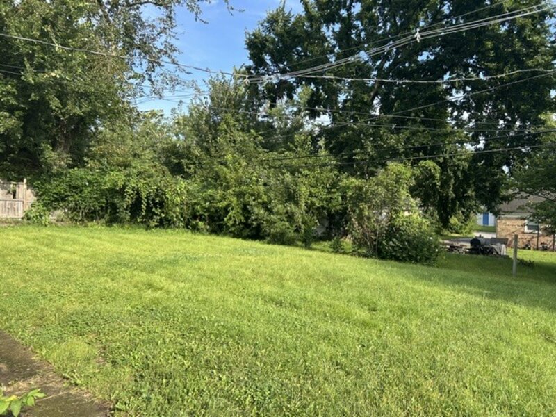 16 Sauk Trail Park Forest IL 60466