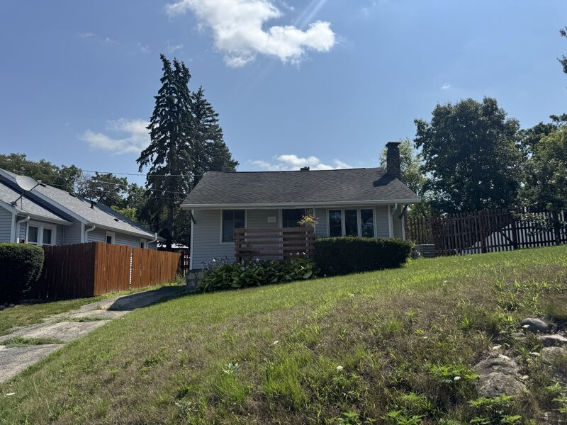 5506 E Lake Shore Drive Wonder Lake IL 60097