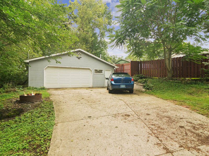 5506 E Lake Shore Drive Wonder Lake IL 60097