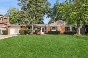 Photo of 2392 Manor Lane Park Ridge IL 60068