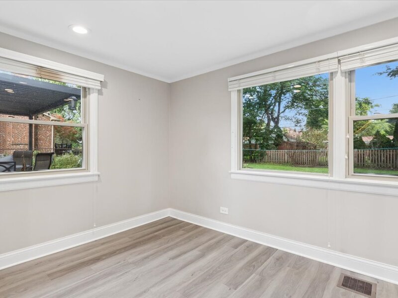 2392 Manor Lane Park Ridge IL 60068