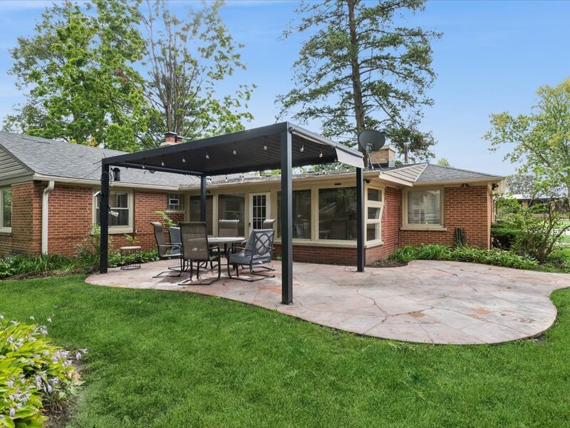 2392 Manor Lane Park Ridge IL 60068