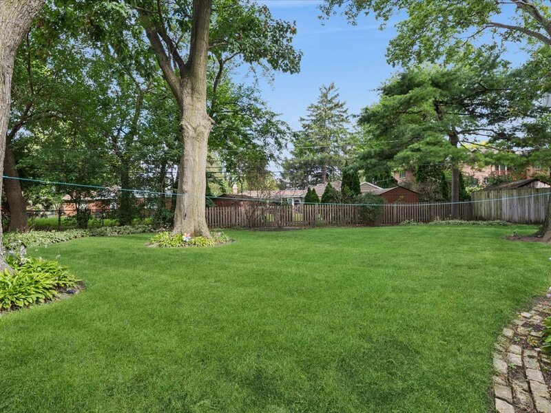 2392 Manor Lane Park Ridge IL 60068