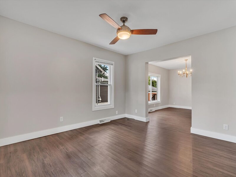 737 Grant Street Bettendorf IA 52722