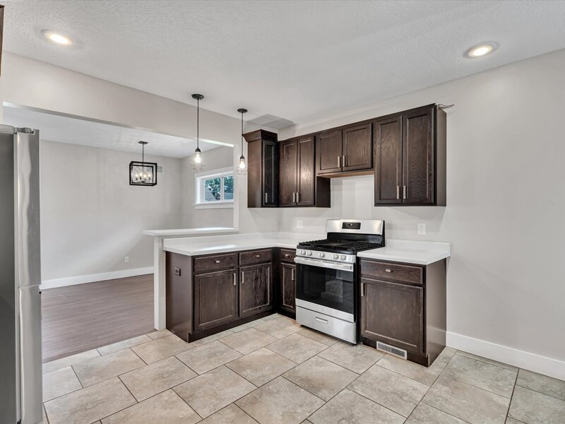 737 Grant Street Bettendorf IA 52722