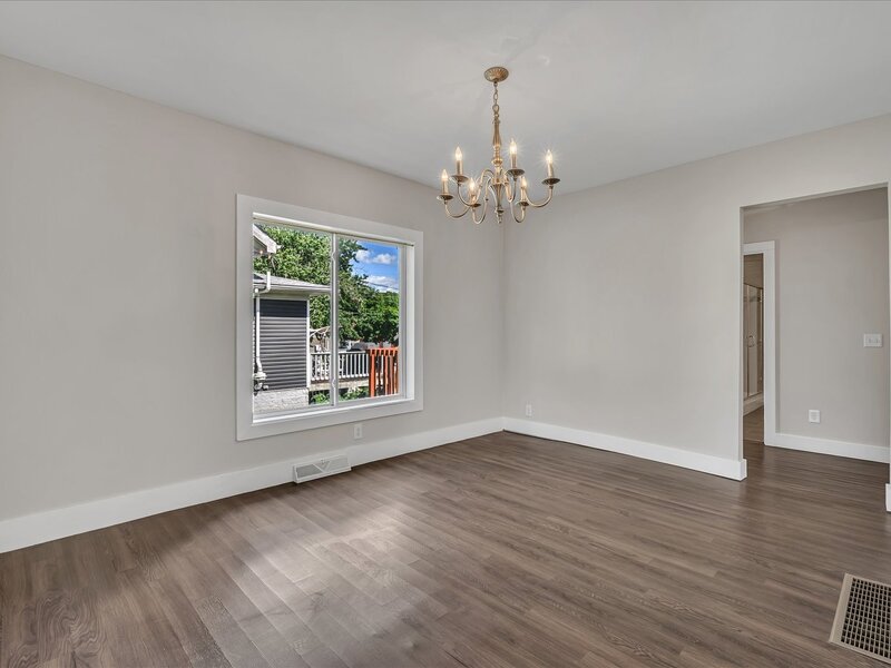 737 Grant Street Bettendorf IA 52722