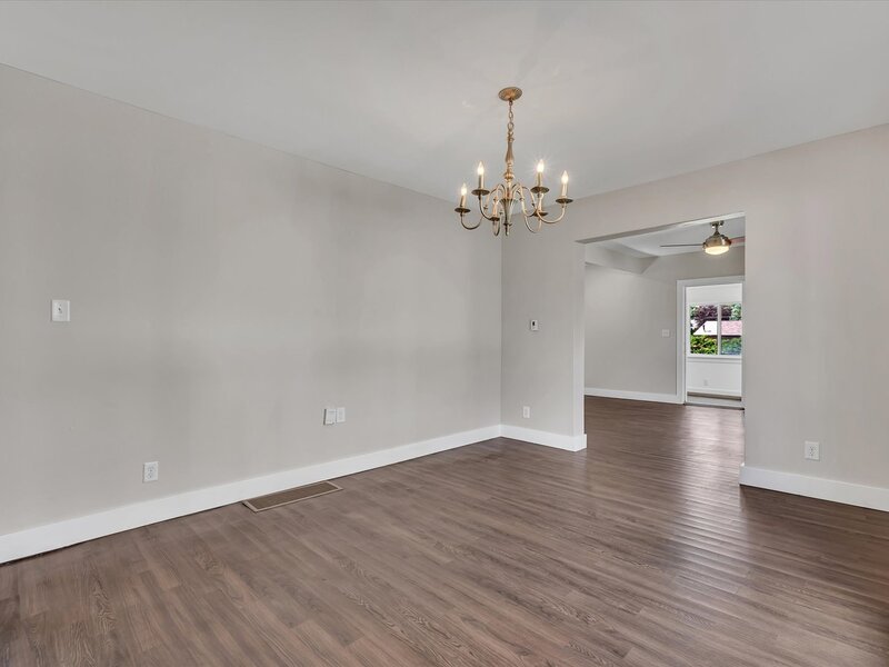 737 Grant Street Bettendorf IA 52722