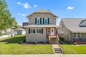 Photo of 737 Grant Street Bettendorf IA 52722