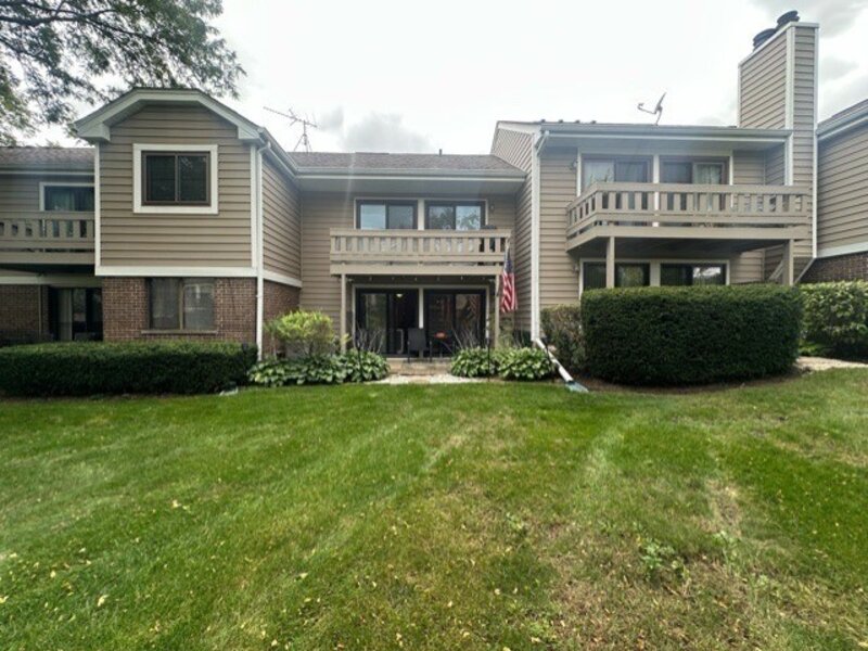 109 Sussex Circle Schaumburg IL 60193