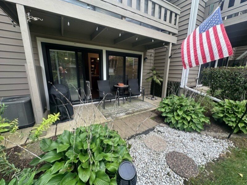 109 Sussex Circle Schaumburg IL 60193
