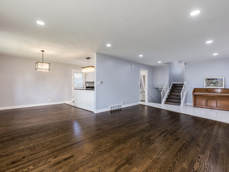 7851 W Church Street Morton Grove IL 60053