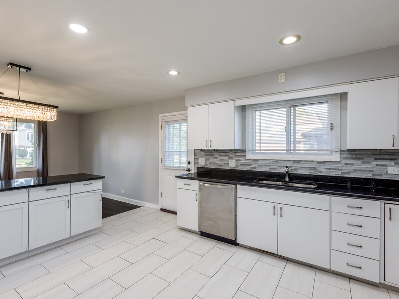 7851 W Church Street Morton Grove IL 60053