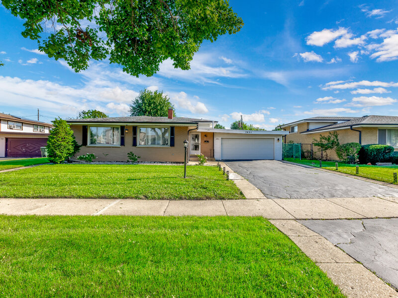 7851 W Church Street Morton Grove IL 60053