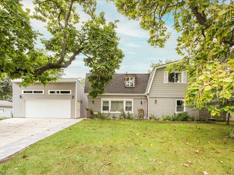 63 Fairway Road Lake Zurich IL 60047