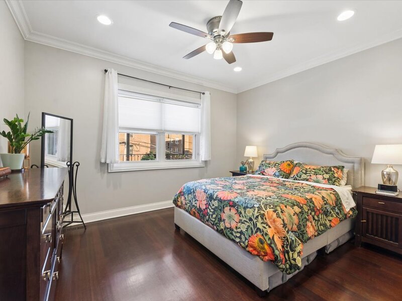 2454 W Foster Avenue Chicago IL 60625