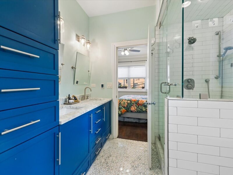 2454 W Foster Avenue Chicago IL 60625