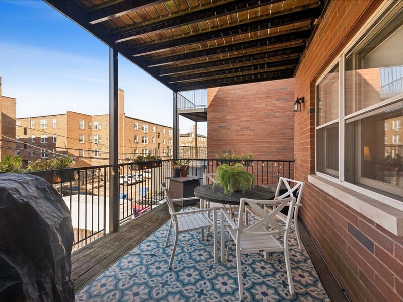 2454 W Foster Avenue Chicago IL 60625