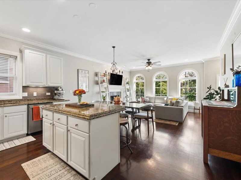 2454 W Foster Avenue Chicago IL 60625