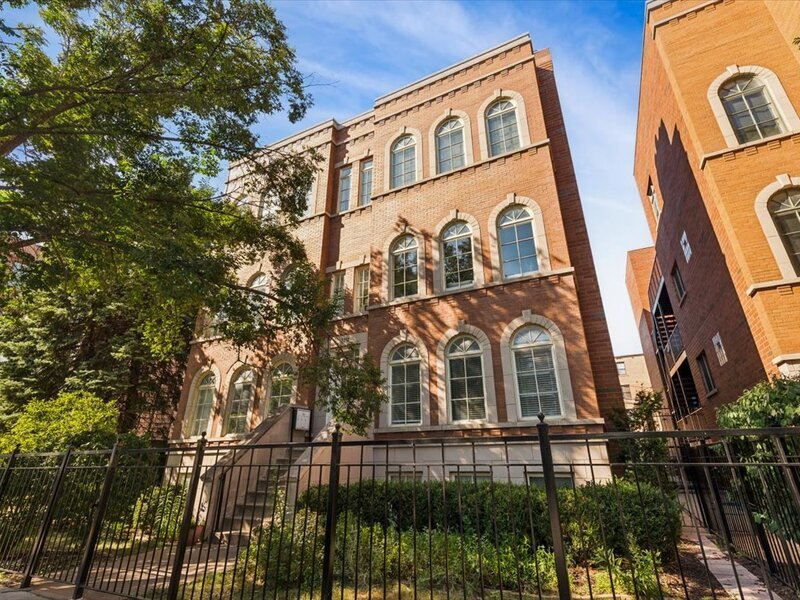 2454 W Foster Avenue Chicago IL 60625