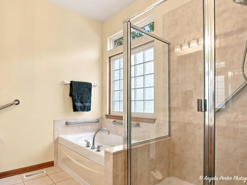 2231 Wilshire Court Grayslake IL 60030