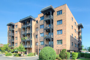 Photo of 9396 Landings Lane Des Plaines IL 60016 Unit 306