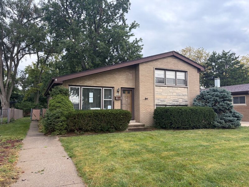 15239 Hamlin Avenue Midlothian IL 60445